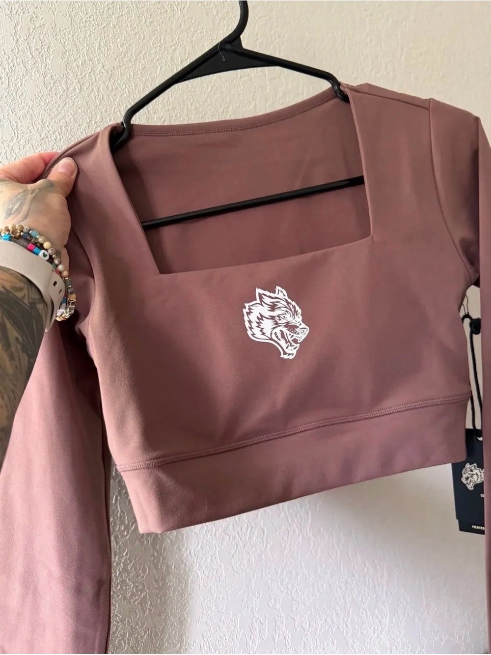 Darc Sport Mauve Square-Neck Wolf Graphic Long Sleeve Crop Top